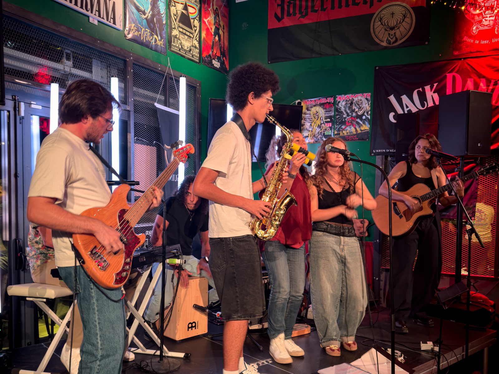 Open Mic à L’Abbaye, Venelles – sonorisation et éclairage Urban Spirit