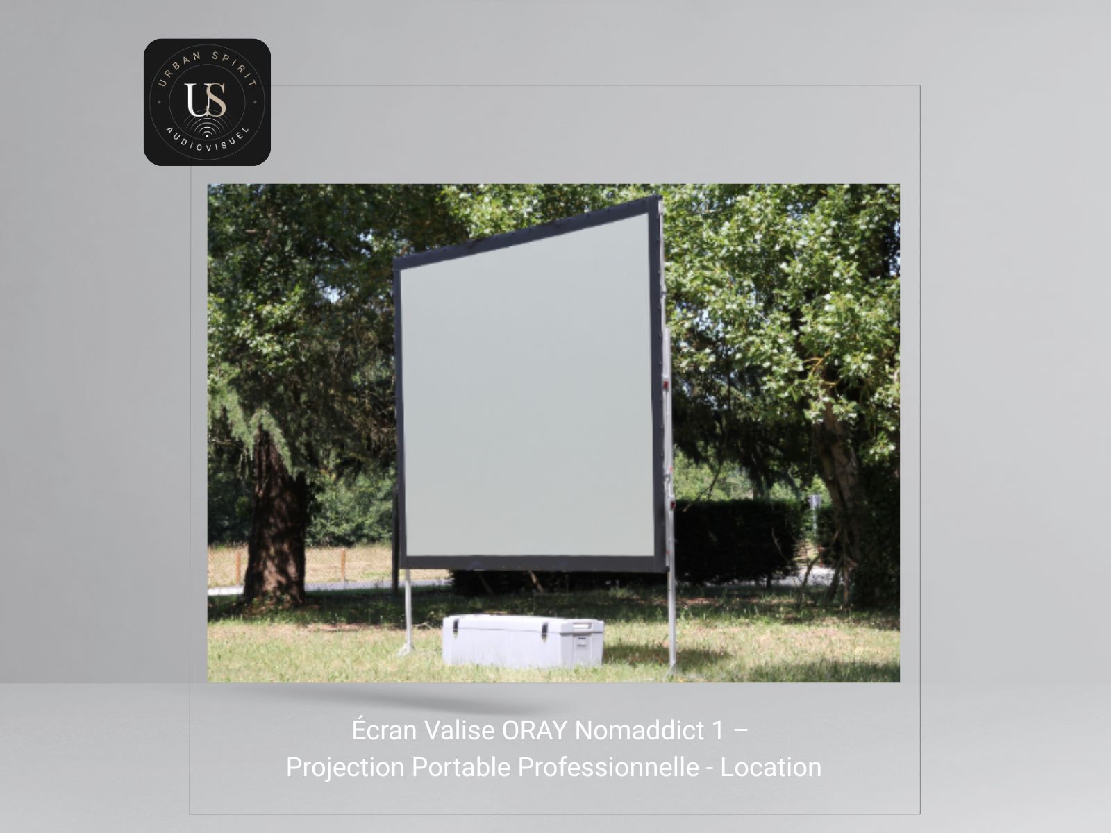 Écran valise Nomaddict 1 format 16:9 monté en extérieur