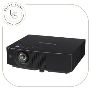 Panasonic PT-VMZ71 projecteur laser WUXGA vue 3/4 logo Panasonic – location Urban Spirit Audiovisuel